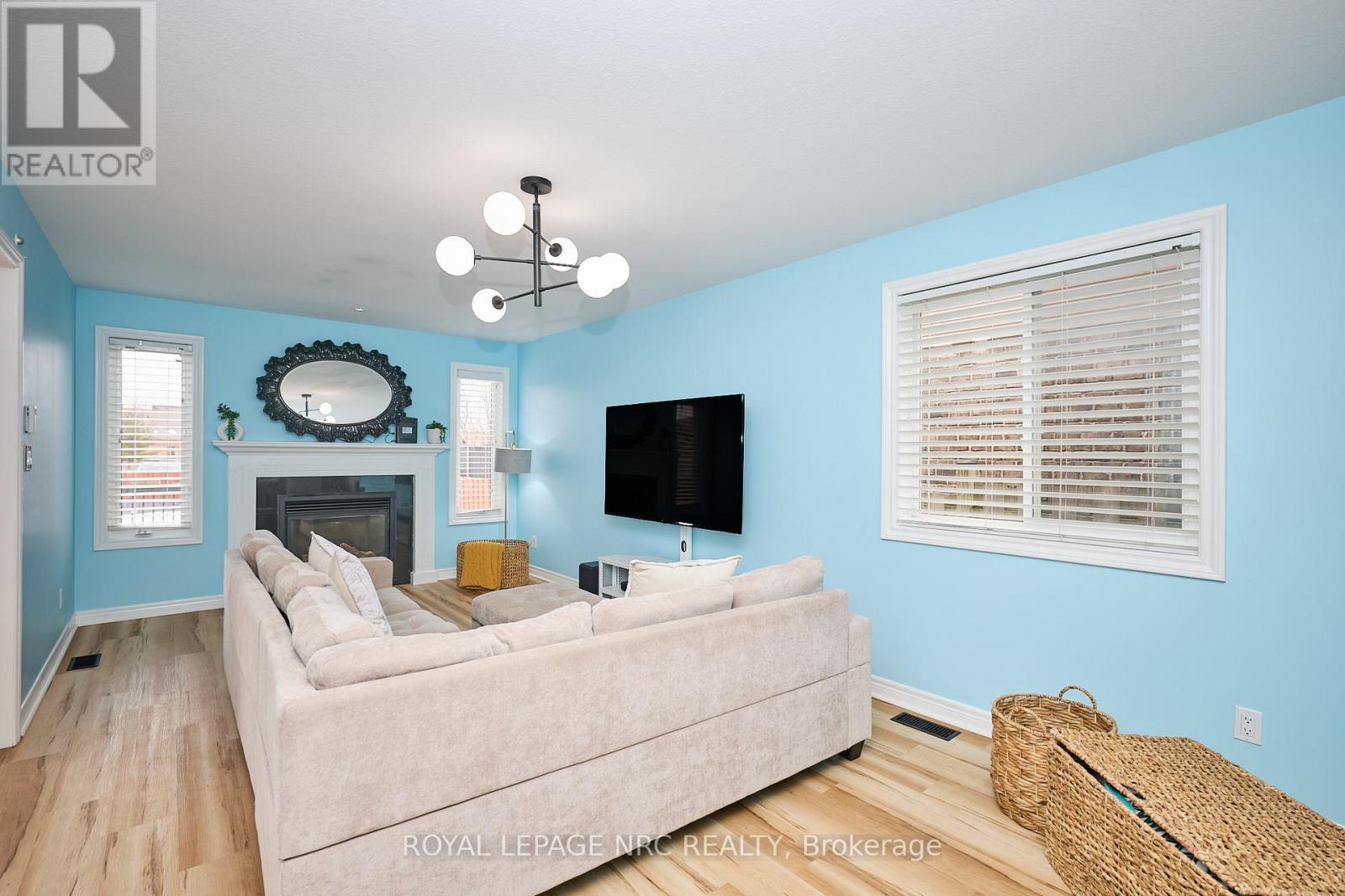 6556 Mary Drive, Niagara Falls, Ontario  L2H 0B5 - Photo 6 - X12847462