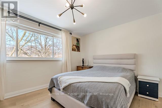 2280 Wiseman Court, Mississauga, Ontario  L5J 1P2 - Photo 9 - W12804222