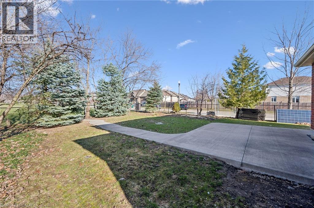 649 Doon South Drive, Kitchener, Ontario  N2P 2X5 - Photo 33 - 40819527