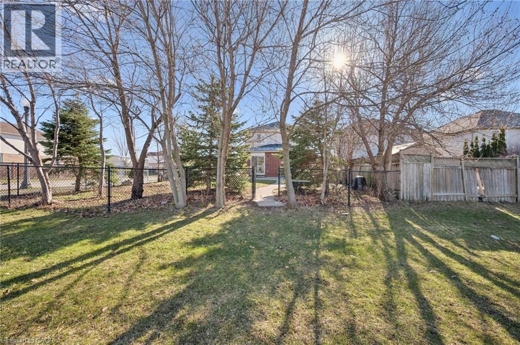 649 Doon South Drive, Kitchener, Ontario  N2P 2X5 - Photo 37 - 40819527