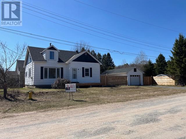 27 LINCOLN AVENUE, South River, Ontario