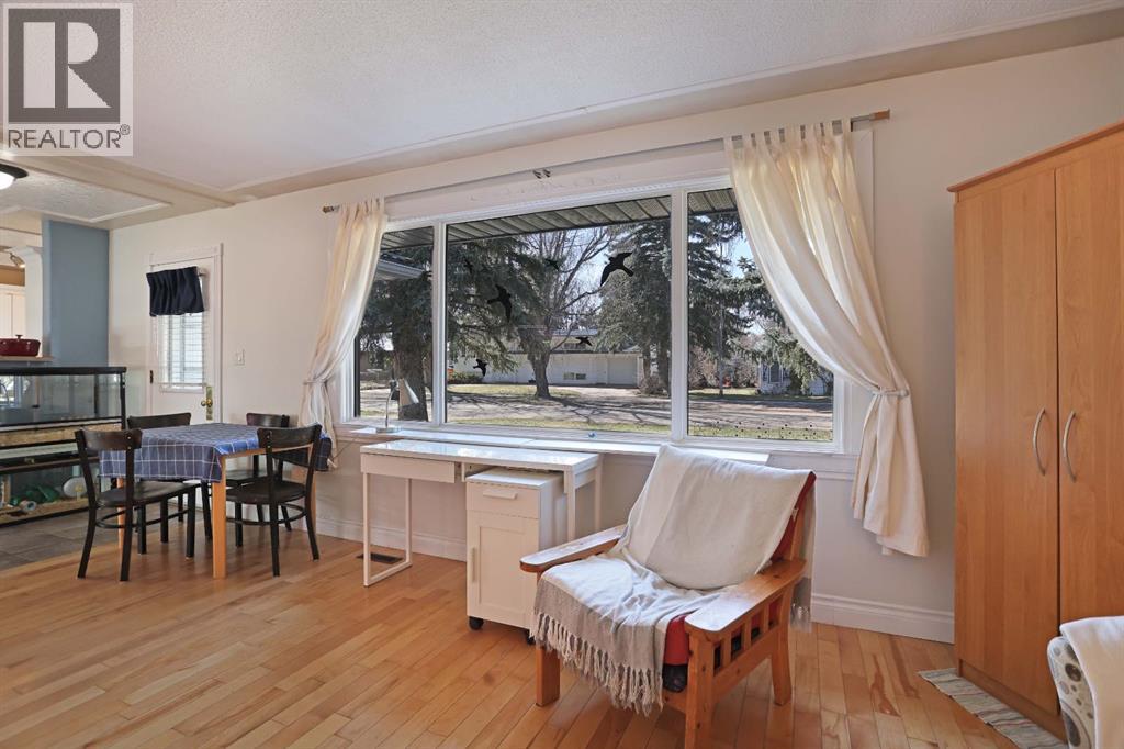 215 1 Street E, Duchess, Alberta  T0J 0Z0 - Photo 11 - A2304176