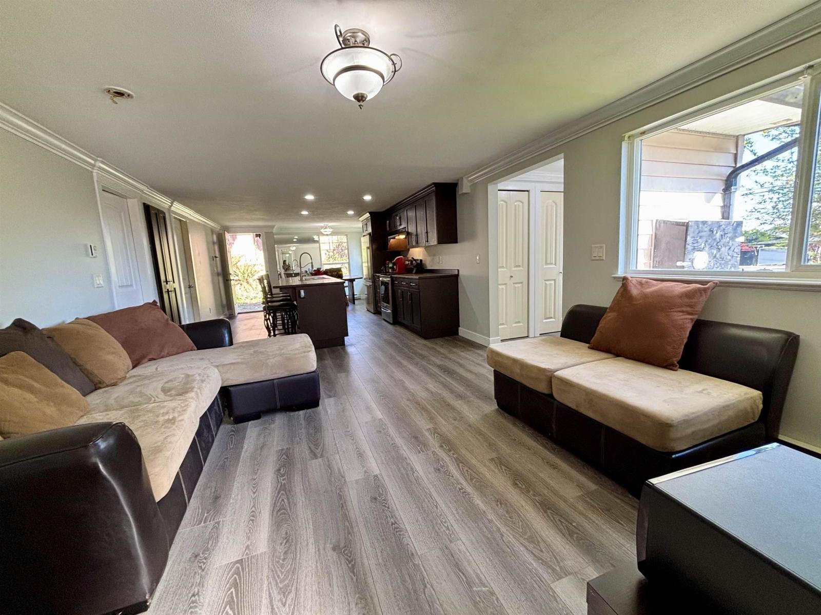 33475 Cherry Avenue, Mission, British Columbia  V2V 2V5 - Photo 5 - R3113206