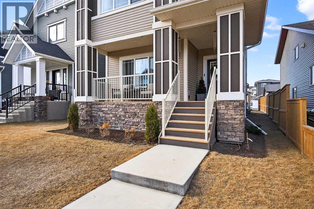 825 Reynolds Manor Sw, Airdrie, Alberta  T4B 5G2 - Photo 2 - A2303362