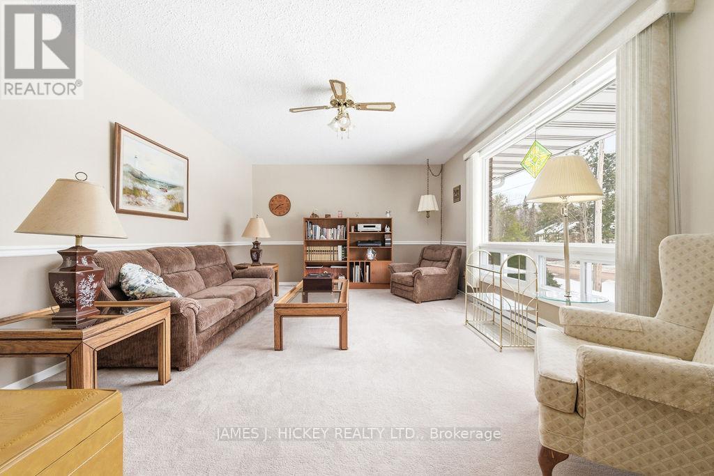 7 Martin Street, Laurentian Hills, Ontario  K0J 1J0 - Photo 10 - X12955880