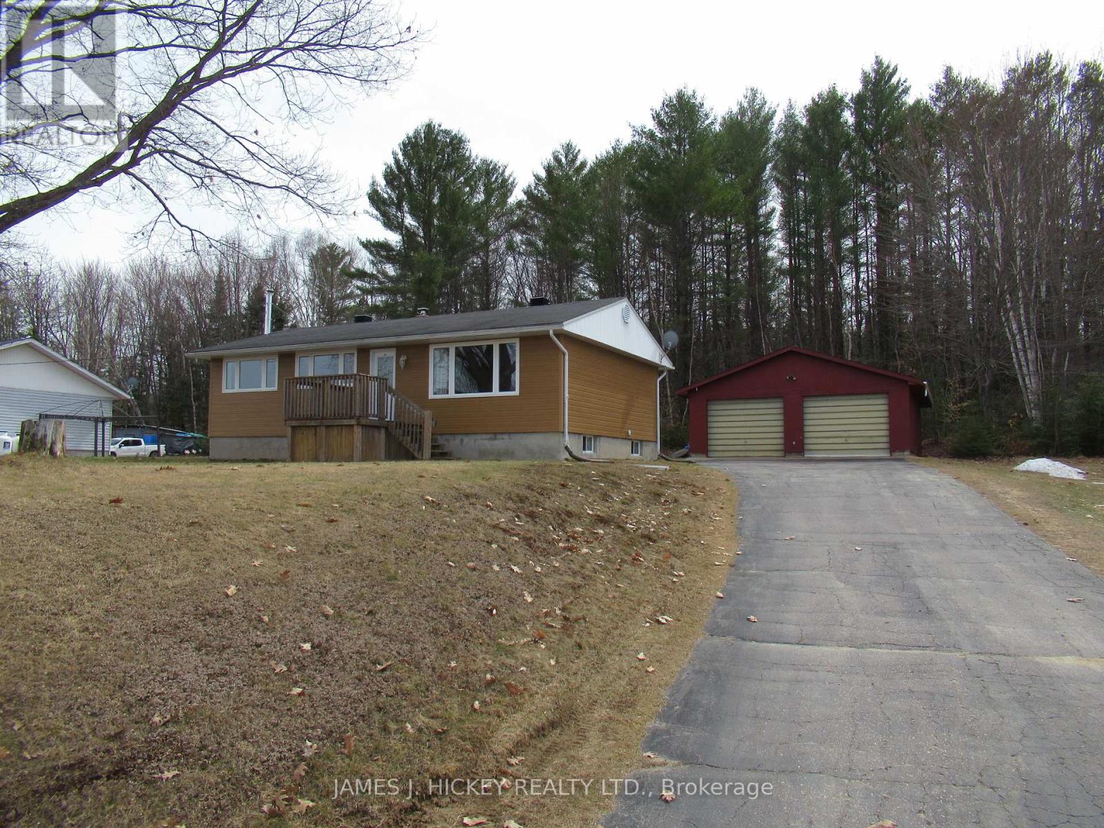 101 Lance Road, Laurentian Hills, Ontario  K0J 1P0 - Photo 1 - X12542466