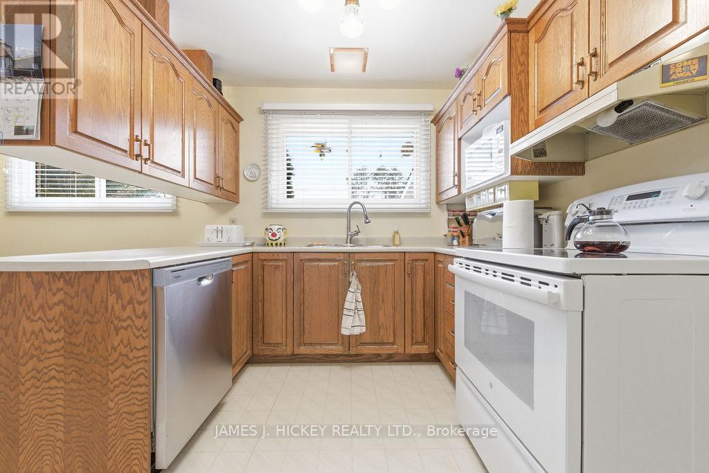 7 Martin Street, Laurentian Hills, Ontario  K0J 1J0 - Photo 2 - X12955880