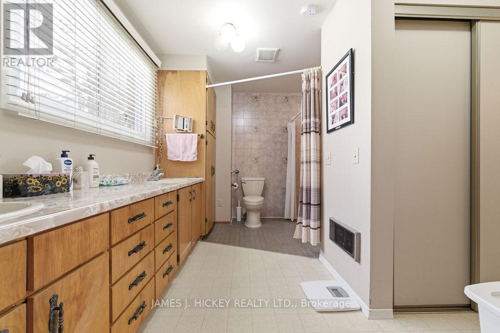 7 Martin Street, Laurentian Hills, Ontario  K0J 1J0 - Photo 18 - X12955880