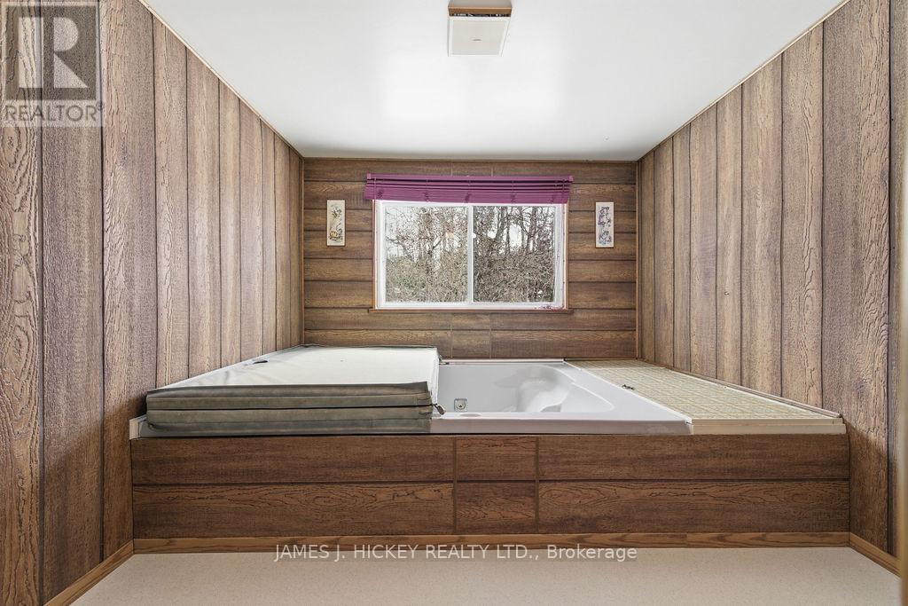 7 Martin Street, Laurentian Hills, Ontario  K0J 1J0 - Photo 27 - X12955880