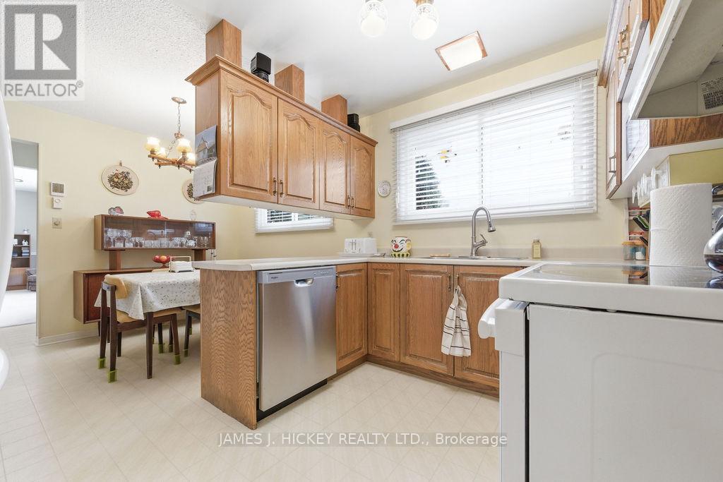 7 Martin Street, Laurentian Hills, Ontario  K0J 1J0 - Photo 3 - X12955880