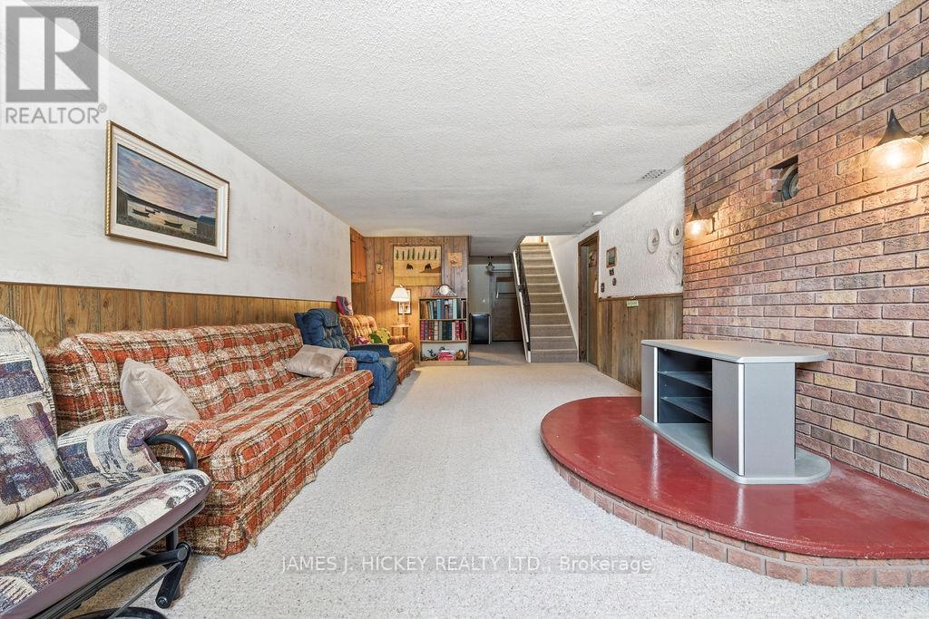 7 Martin Street, Laurentian Hills, Ontario  K0J 1J0 - Photo 31 - X12955880