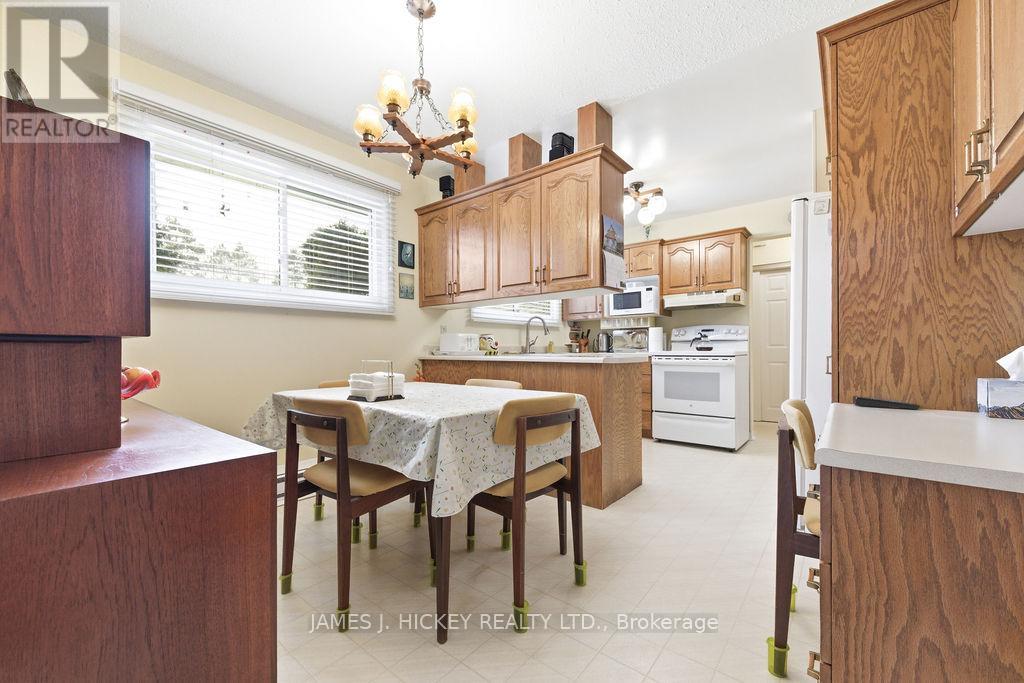 7 Martin Street, Laurentian Hills, Ontario  K0J 1J0 - Photo 7 - X12955880