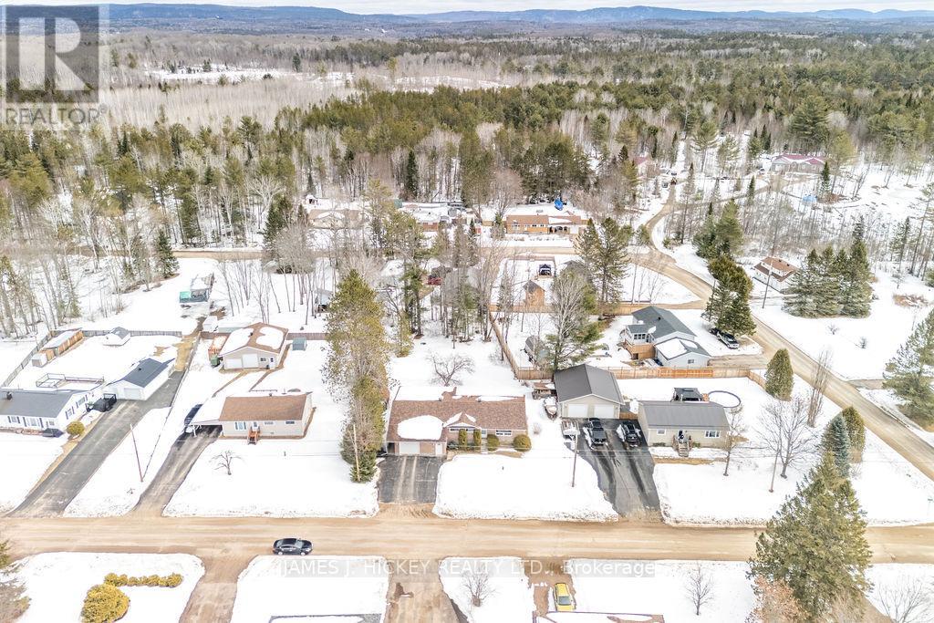 7 Martin Street, Laurentian Hills, Ontario  K0J 1J0 - Photo 41 - X12955880