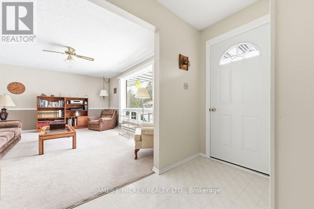 7 Martin Street, Laurentian Hills, Ontario  K0J 1J0 - Photo 9 - X12955880