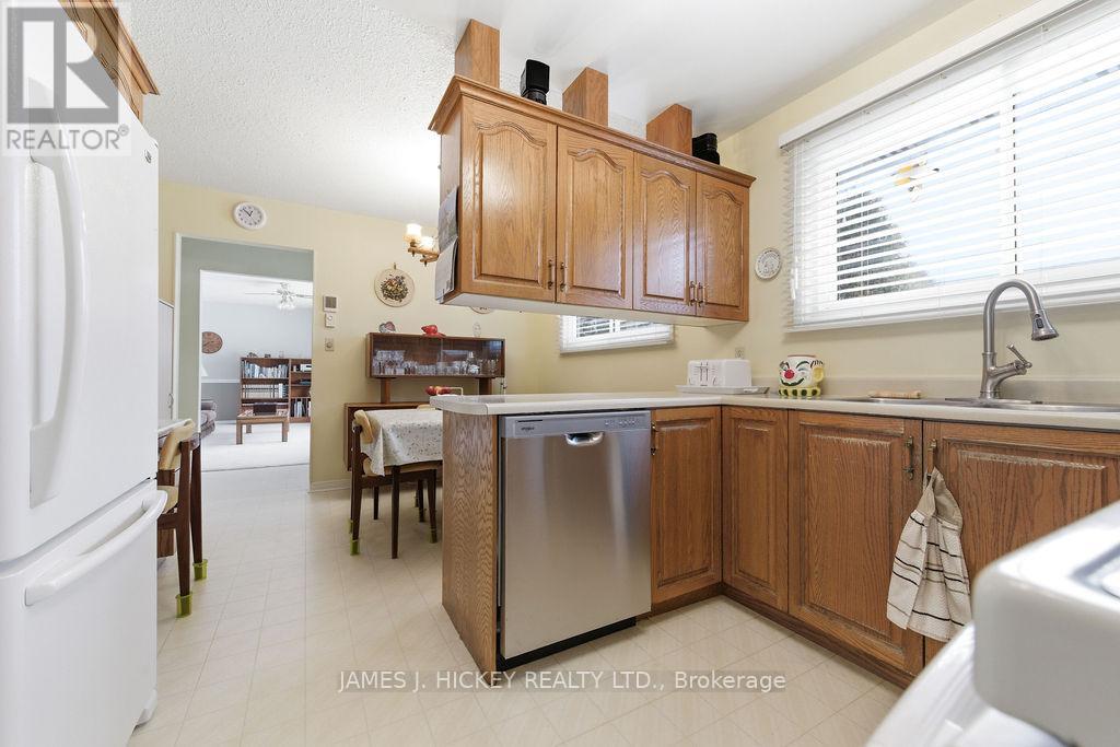 7 Martin Street, Laurentian Hills, Ontario  K0J 1J0 - Photo 5 - X12955880