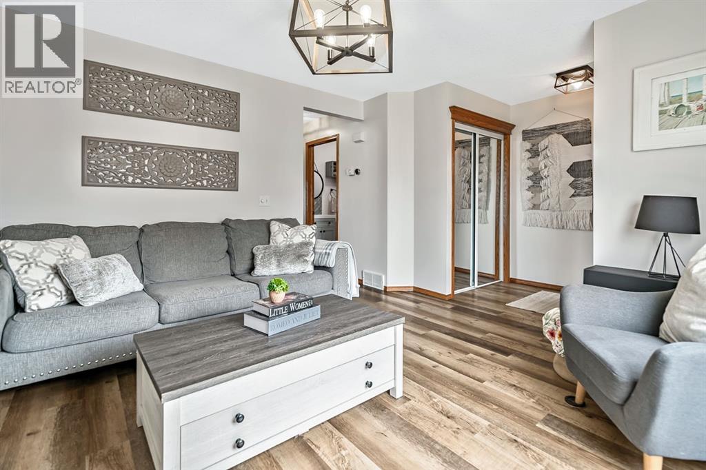 18 Green Meadow Crescent, Strathmore, Alberta  T1P 1H4 - Photo 6 - A2303565