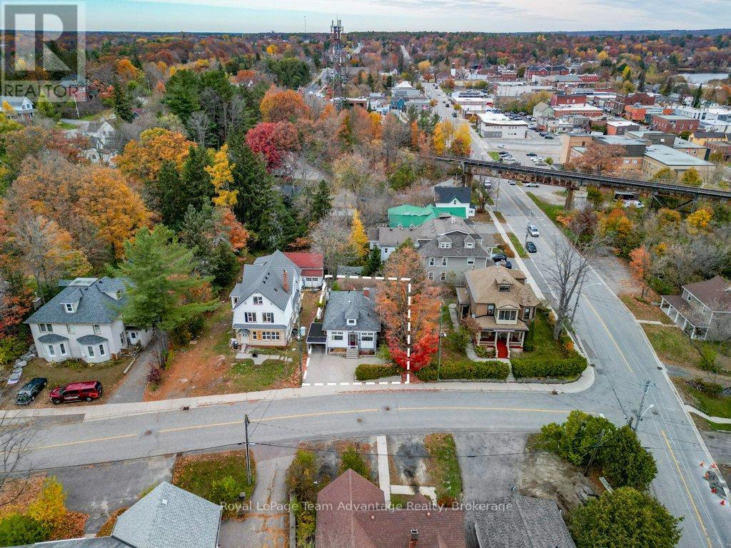 3 Belvedere Avenue, Parry Sound, Ontario  P2A 1Z8 - Photo 2 - X12609854