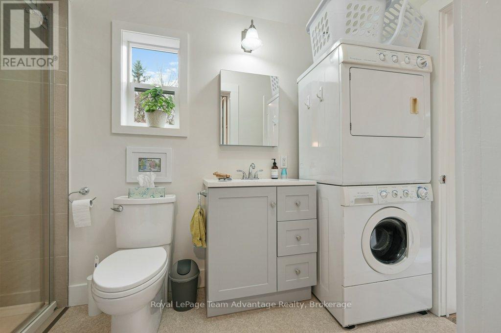 3 Belvedere Avenue, Parry Sound, Ontario  P2A 1Z8 - Photo 22 - X12609854