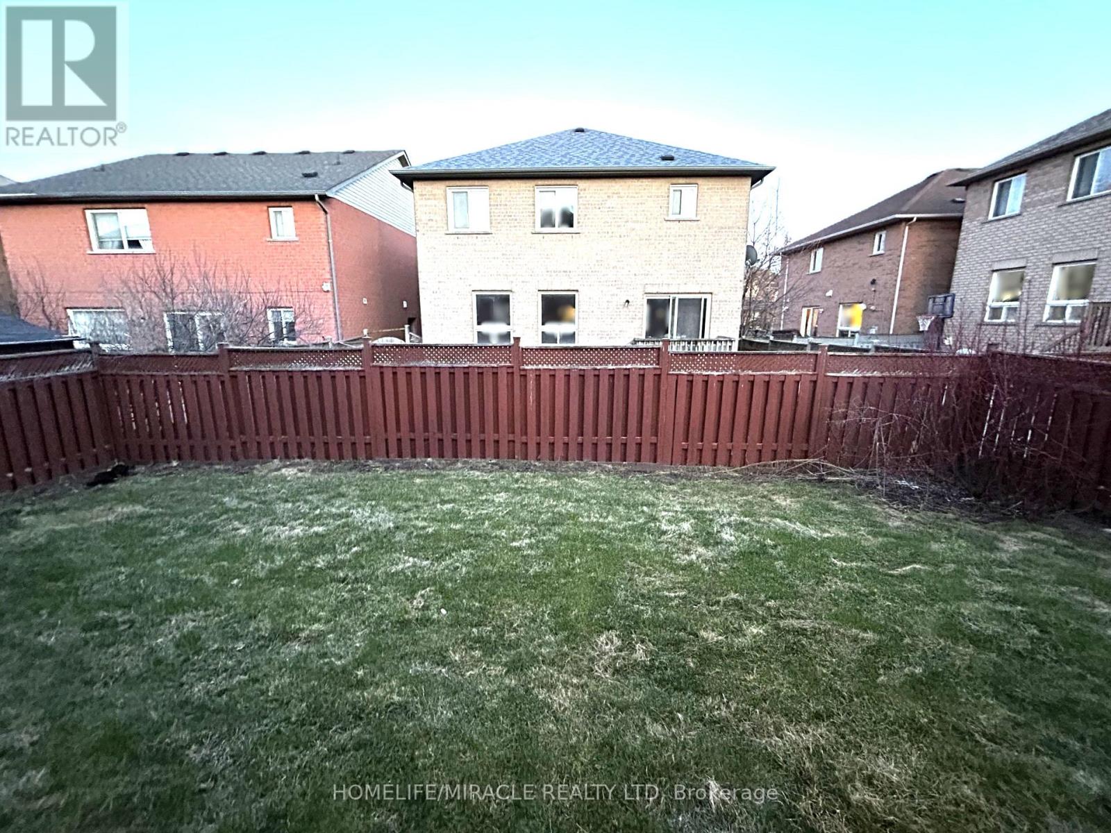 65 Fairhill Avenue, Brampton, Ontario  L7A 2E8 - Photo 31 - W12968006