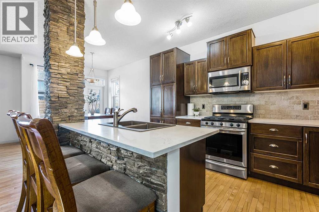 76 Heritage Hill, Cochrane, Alberta  T4C 0L4 - Photo 3 - A2305201