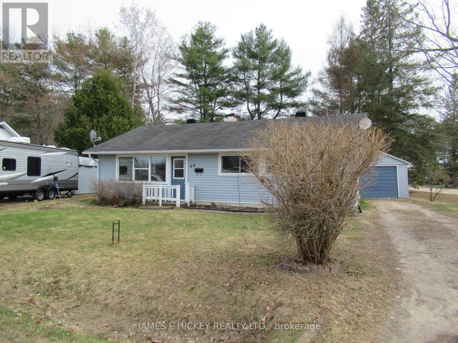 88 Glendale Avenue, Deep River, Ontario  K0J 1P0 - Photo 1 - X12706000
