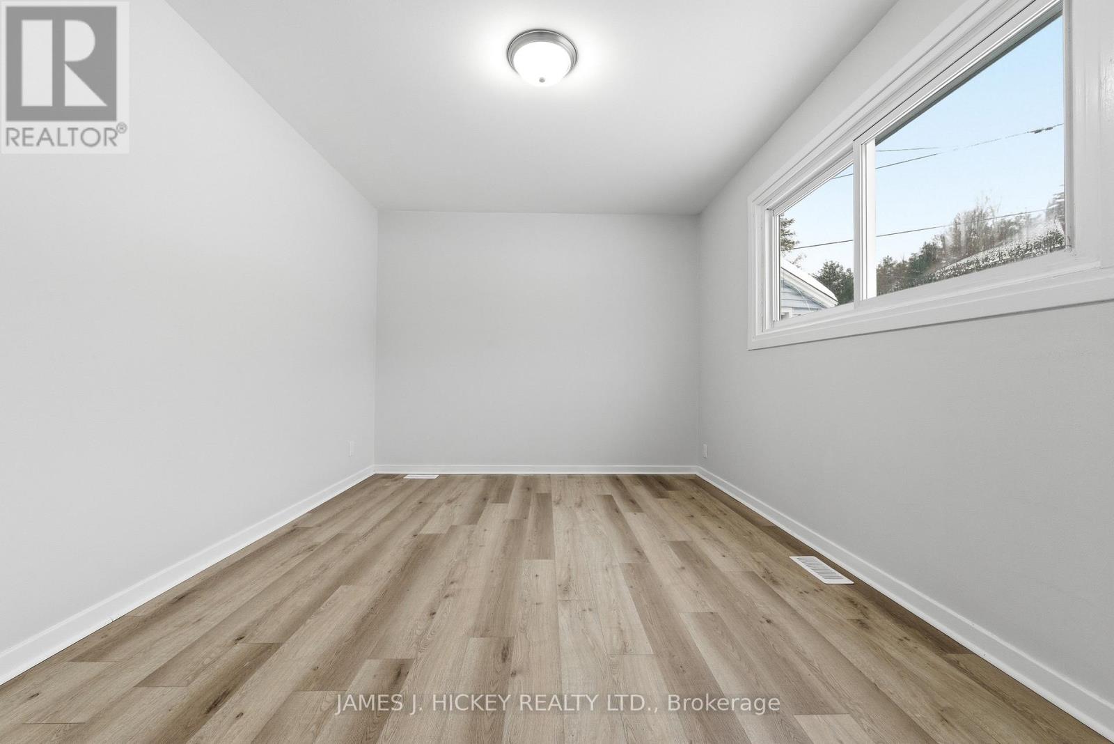 88 Glendale Avenue, Deep River, Ontario  K0J 1P0 - Photo 22 - X12706000