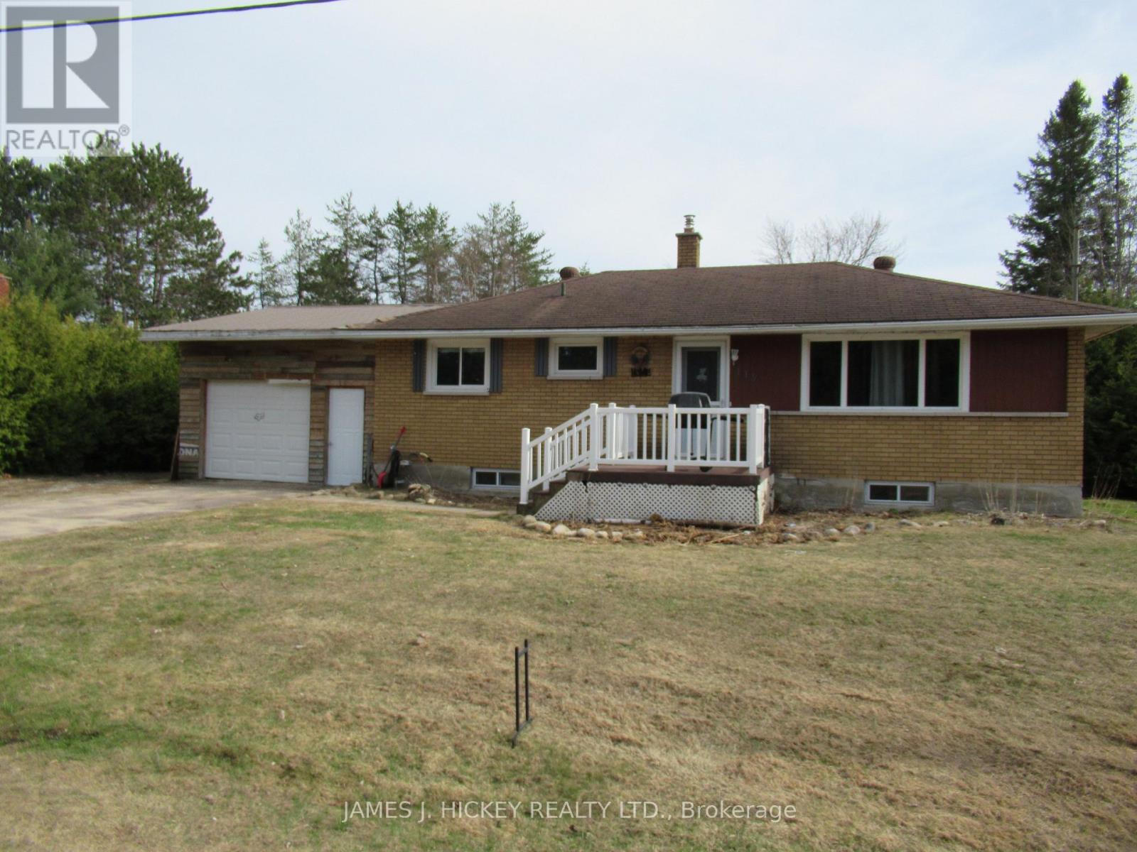 115 Lorne Place, Laurentian Hills, Ontario  K0J 1P0 - Photo 1 - X12823122