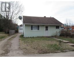 6 HILLCREST AVENUE, Deep River, Ontario