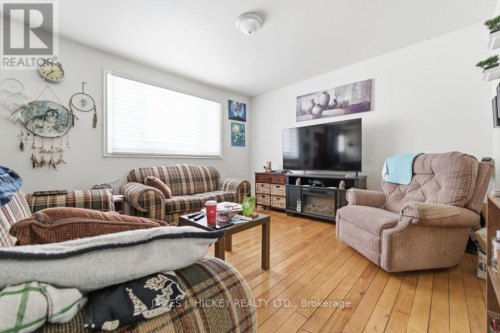 6 Hillcrest Avenue, Deep River, Ontario  K0J 1P0 - Photo 4 - X12904676