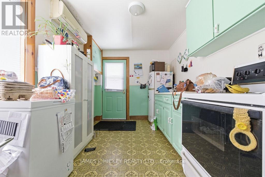 6 Hillcrest Avenue, Deep River, Ontario  K0J 1P0 - Photo 3 - X12904676