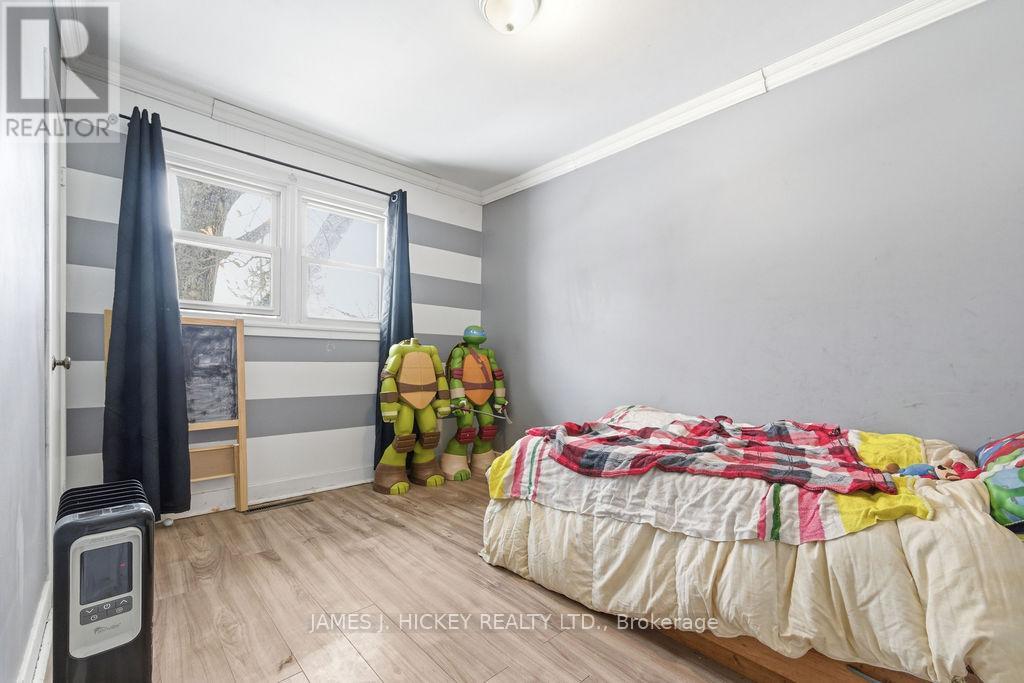 18 Summit Street, Deep River, Ontario  K0J 1P0 - Photo 11 - X12958584