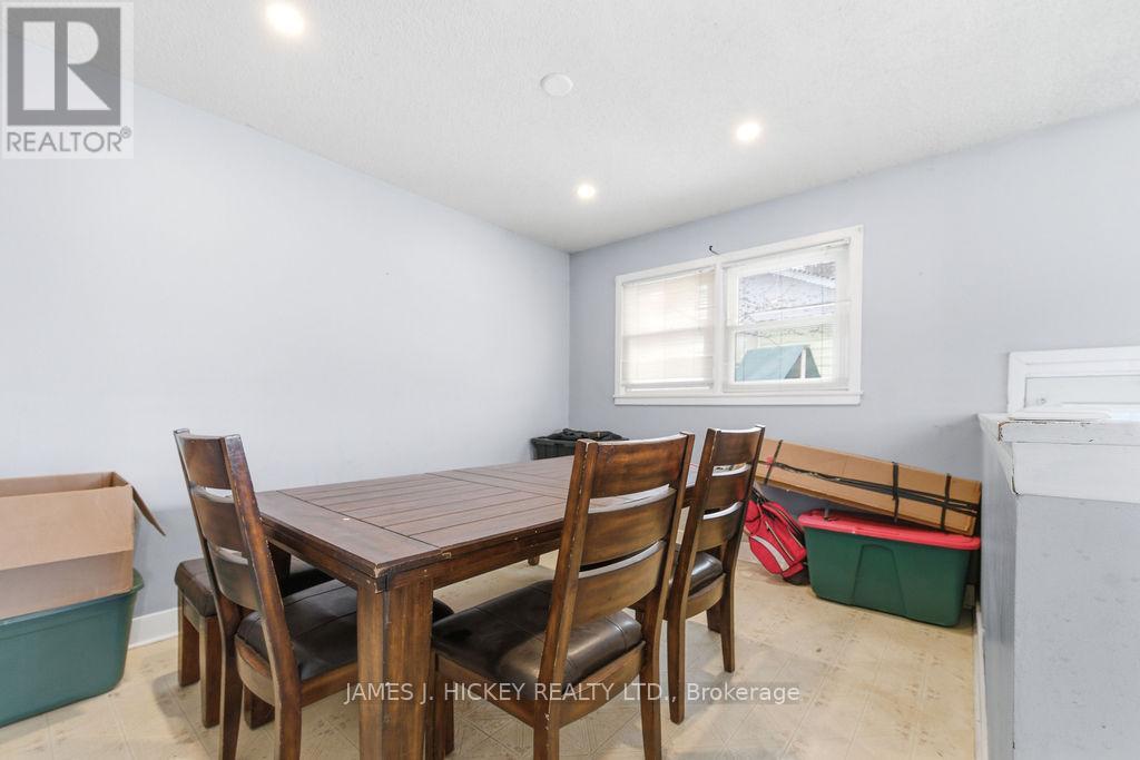 18 Summit Street, Deep River, Ontario  K0J 1P0 - Photo 7 - X12958584