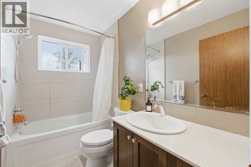 52a Millcrest Green SW, Calgary, Alberta  T2Y 2K1 - Photo 16 - A2301094