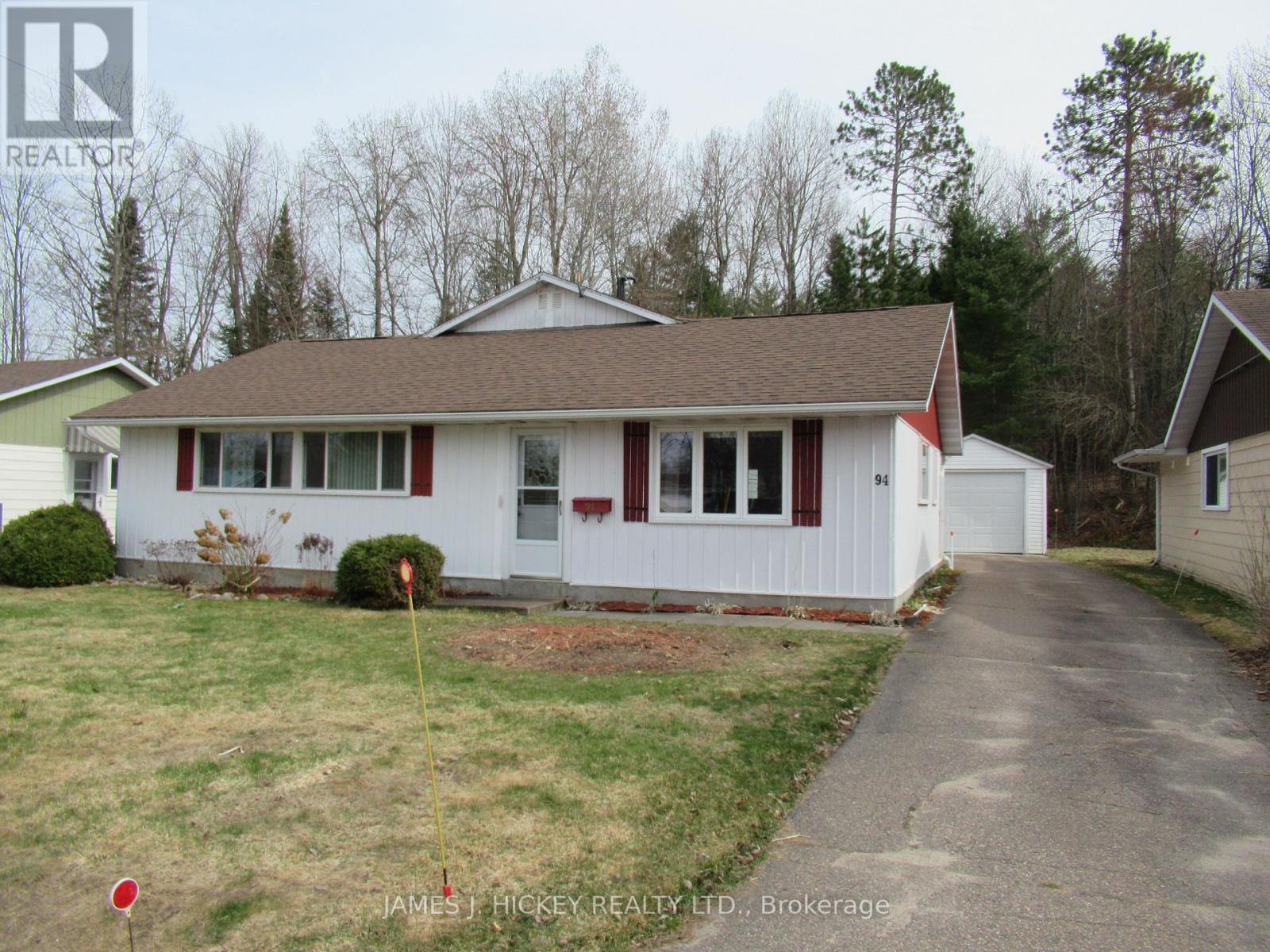 94 Glendale Avenue, Deep River, Ontario  K0J 1P0 - Photo 39 - X12652092