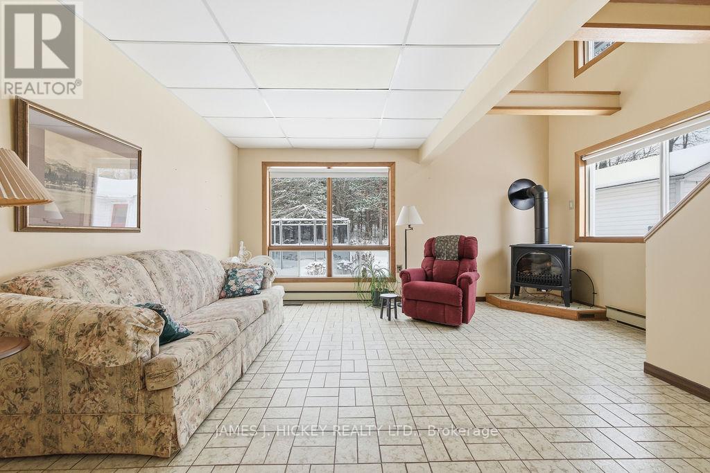 94 Glendale Avenue, Deep River, Ontario  K0J 1P0 - Photo 4 - X12652092