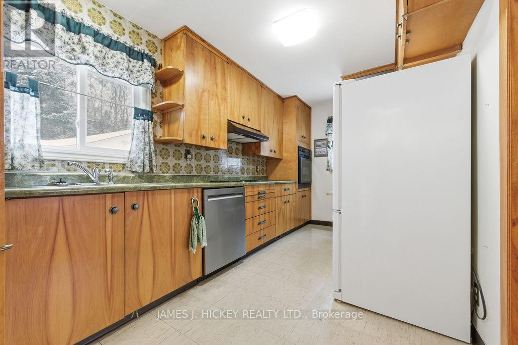 94 Glendale Avenue, Deep River, Ontario  K0J 1P0 - Photo 7 - X12652092