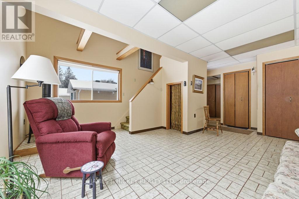 94 Glendale Avenue, Deep River, Ontario  K0J 1P0 - Photo 5 - X12652092
