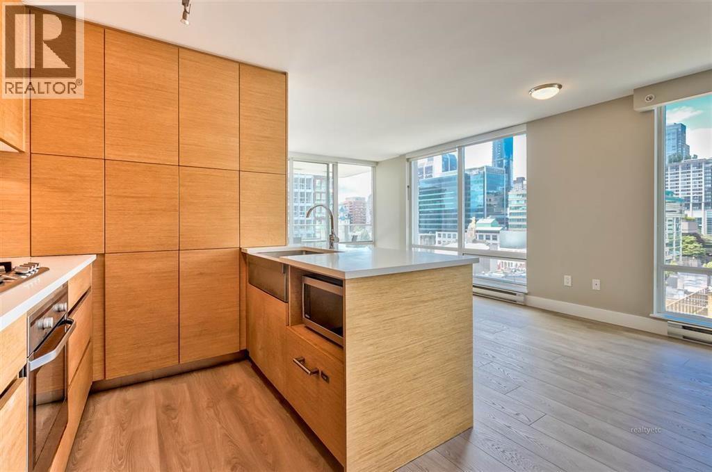 100x 565 Smithe Street, Vancouver, British Columbia  V6B 0E4 - Photo 2 - R3115843