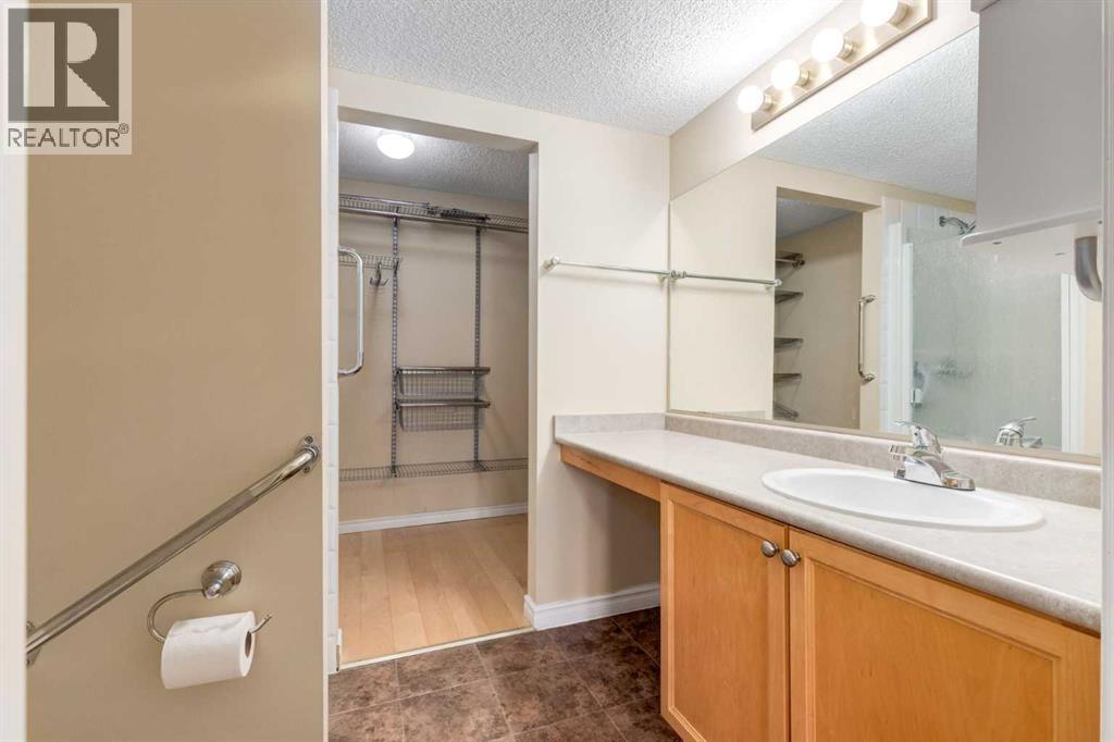 110, 345 Rocky Vista Park Nw, Calgary, Alberta  t3g 5k6 - Photo 12 - A2302687