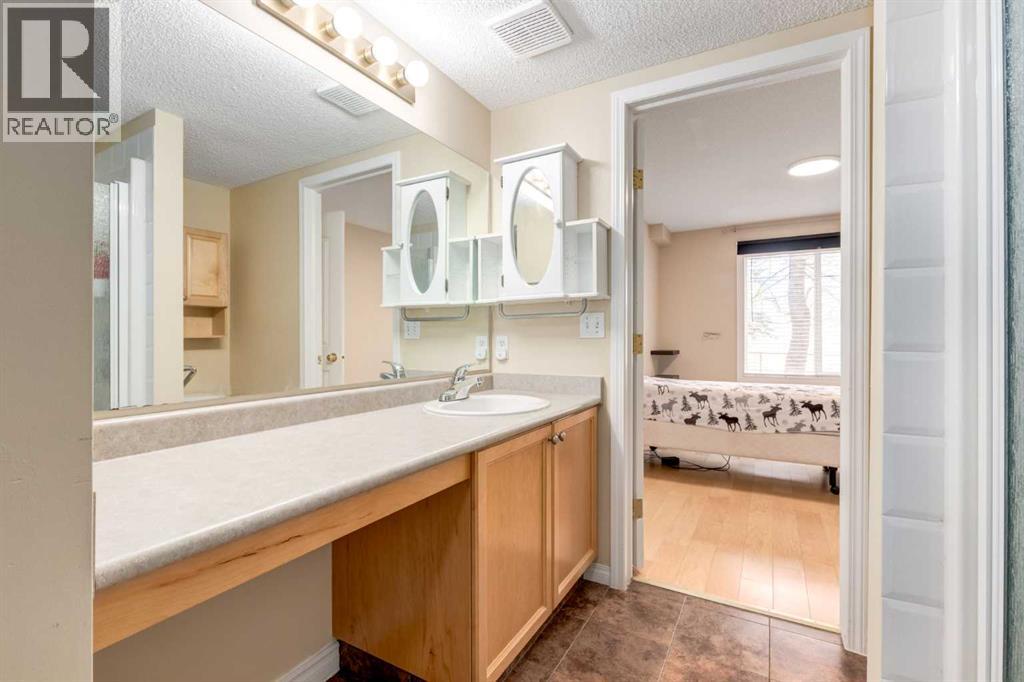 110, 345 Rocky Vista Park Nw, Calgary, Alberta  t3g 5k6 - Photo 13 - A2302687