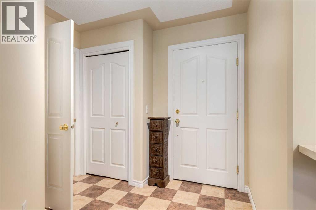 110, 345 Rocky Vista Park Nw, Calgary, Alberta  t3g 5k6 - Photo 3 - A2302687