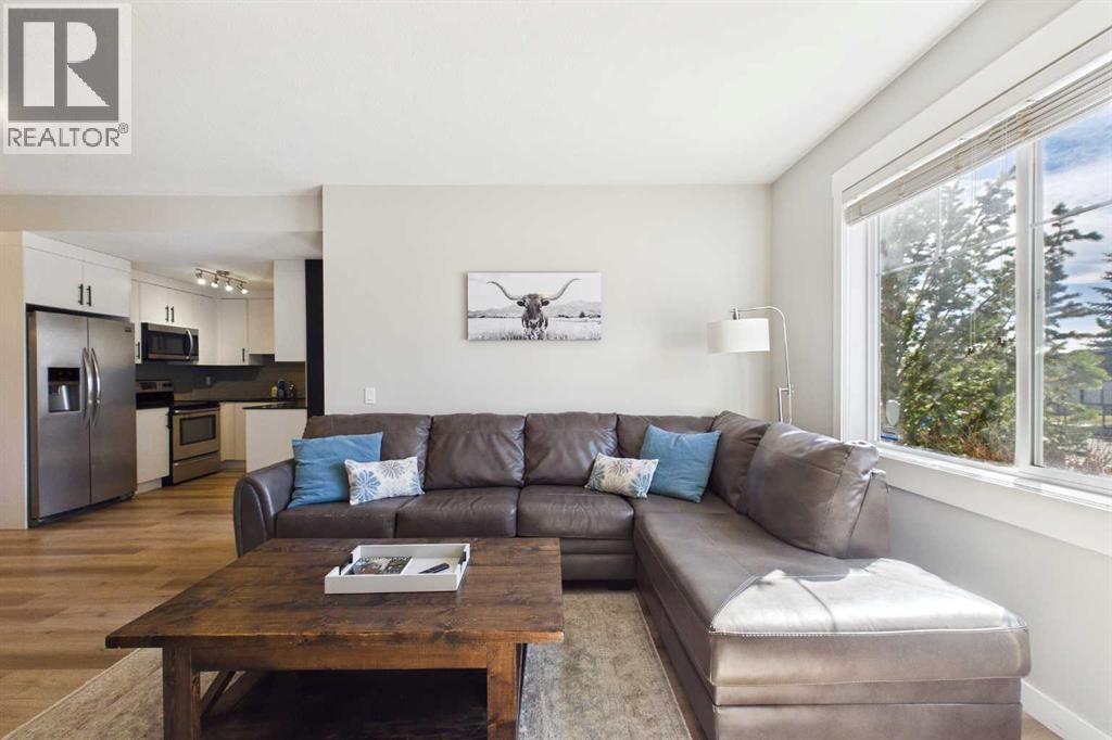 1, 67 West Coach Manor SW, Calgary, Alberta  T3H 1R7 - Photo 7 - A2302694