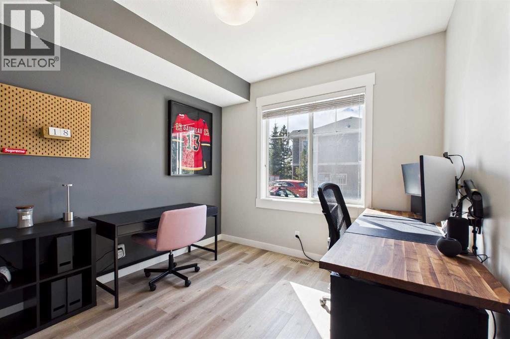 1, 67 West Coach Manor SW, Calgary, Alberta  T3H 1R7 - Photo 18 - A2302694