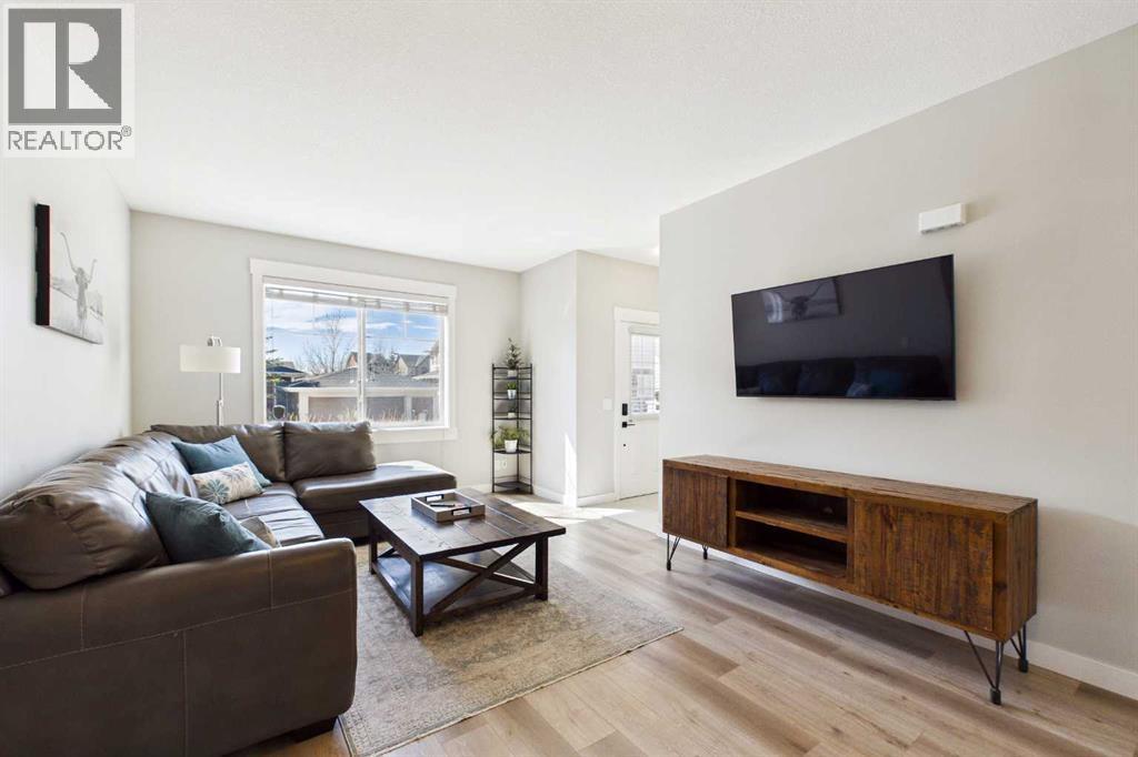 1, 67 West Coach Manor SW, Calgary, Alberta  T3H 1R7 - Photo 5 - A2302694