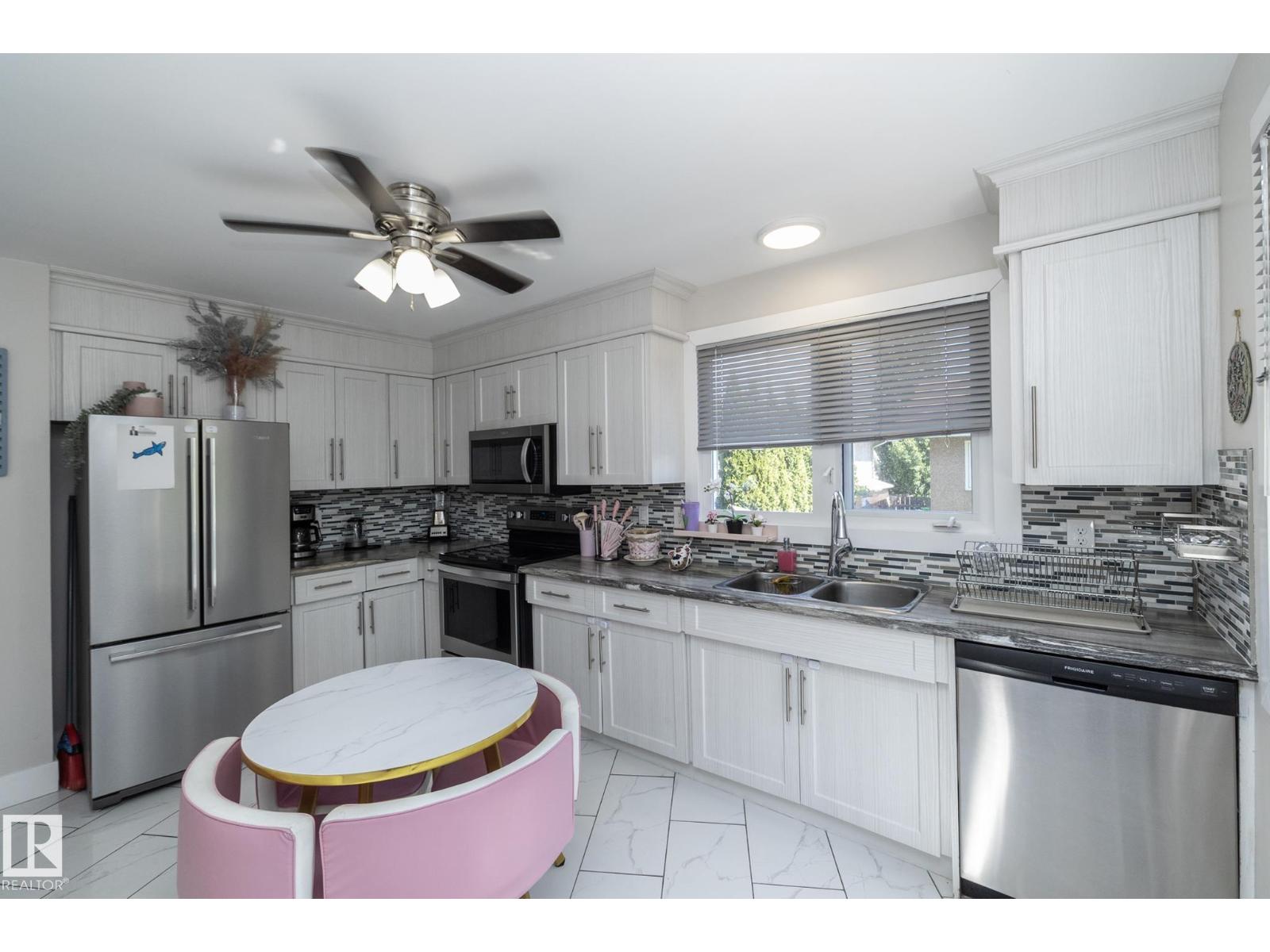 3511 33 Av Nw, Edmonton, Alberta  T6L 4N6 - Photo 11 - E4484302