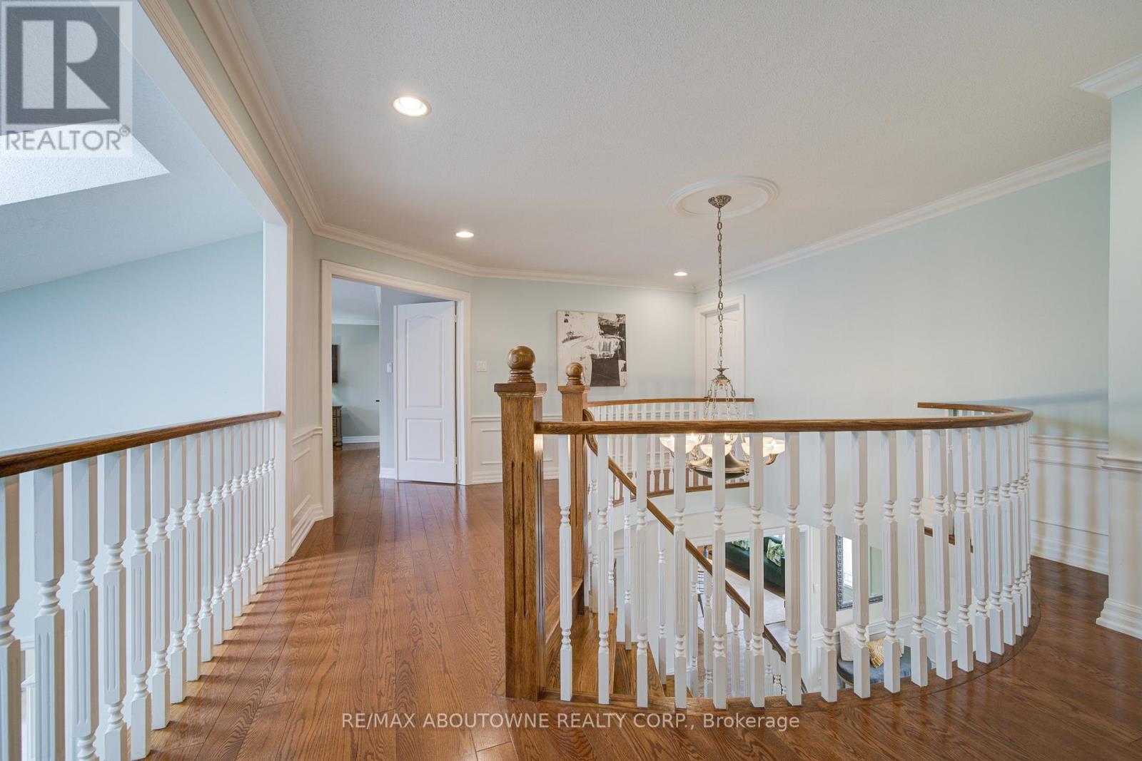 1328 King Henry Court, Oakville, Ontario  L6M 2Y6 - Photo 37 - W12982572