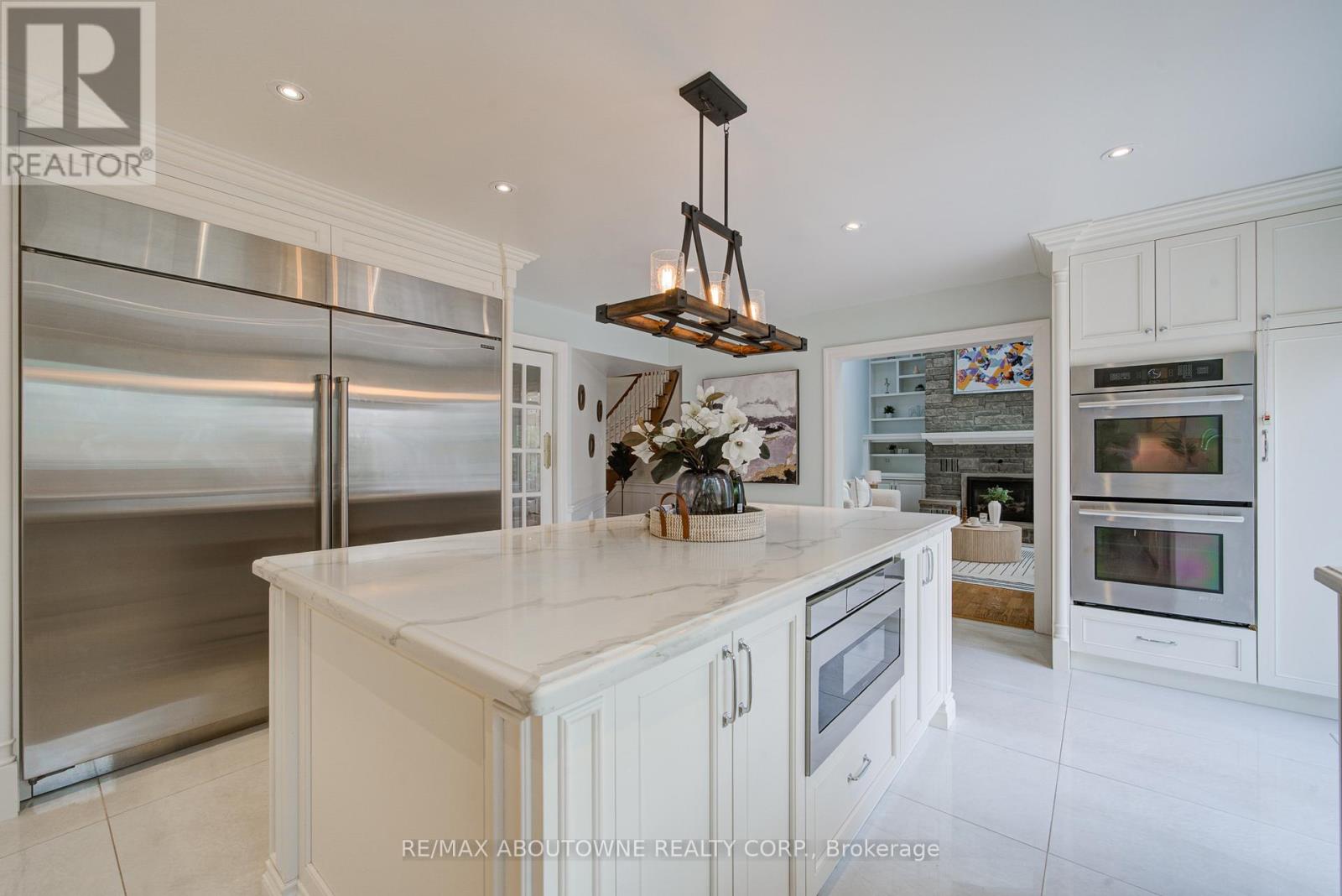 1328 King Henry Court, Oakville, Ontario  L6M 2Y6 - Photo 19 - W12982572