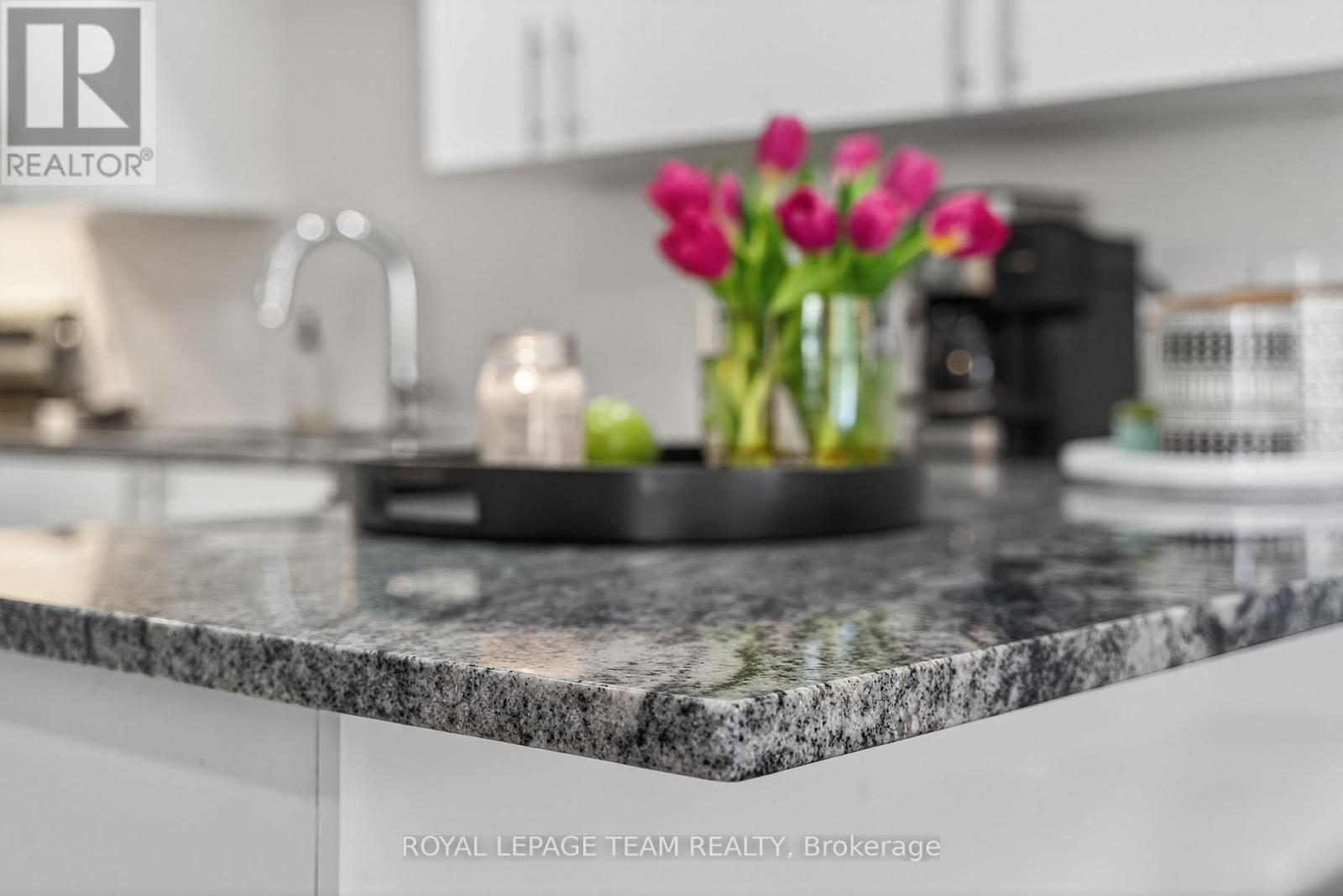 141 Acklam Terrace, Ottawa, Ontario  K2K 2J4 - Photo 13 - X12933862