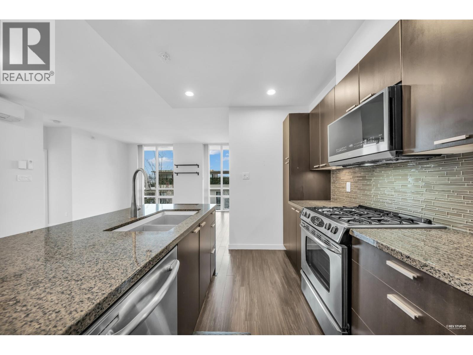 304 2200 Douglas Road, Burnaby, British Columbia  V5C 0G8 - Photo 6 - R3114432