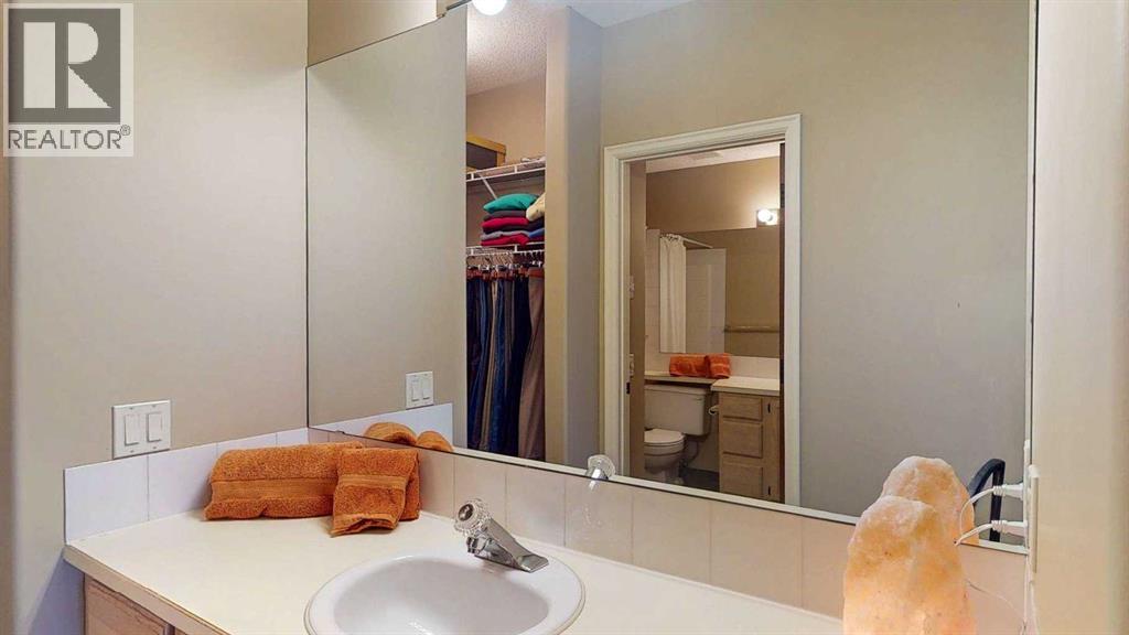 604, 1997 Sirocco Drive SW, Calgary, Alberta  T3H 3E6 - Photo 9 - A2304547